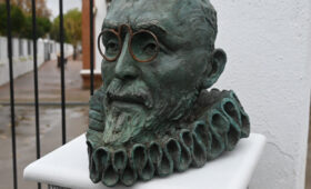 Busto de Pedro de Valencia. Obra de ByLuca